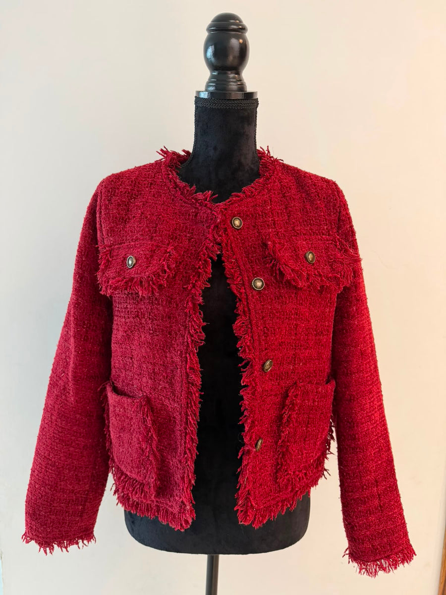 Chaqueta de tweed rojo vino con orillas de flecos AVORA BOUTIQUE