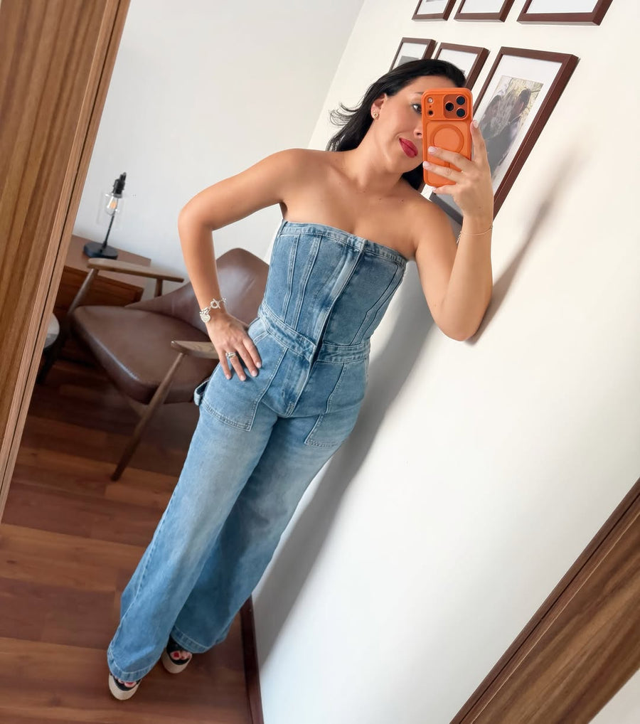 Jumpsuit de mezclilla clara strapless
