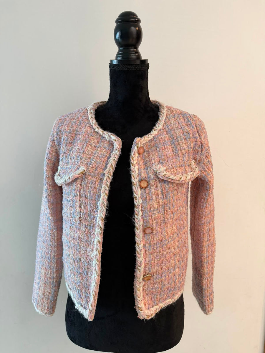 Chaqueta de tweed rosa multicolor con trenza crema AVORA BOUTIQUE