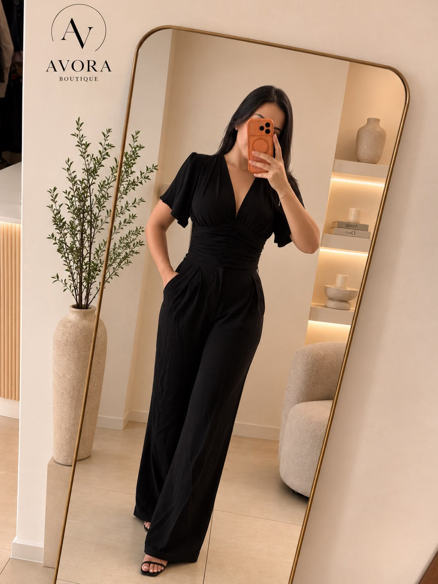 Conjunto negro de escote cruzado, blusa y pantalón - AVORA BOUTIQUE