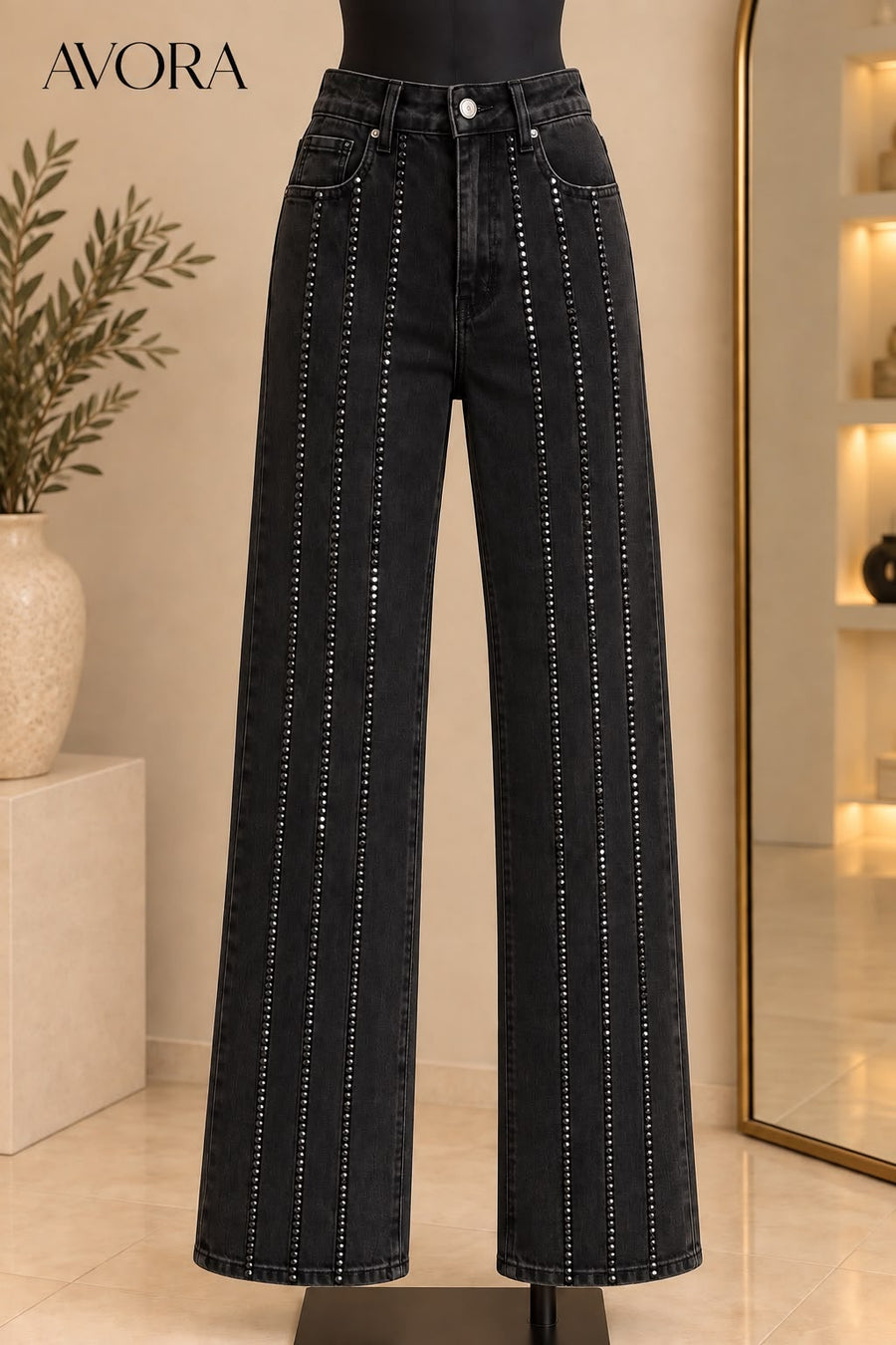 Pantalón dénim negro de pierna recta con hileras de brillos