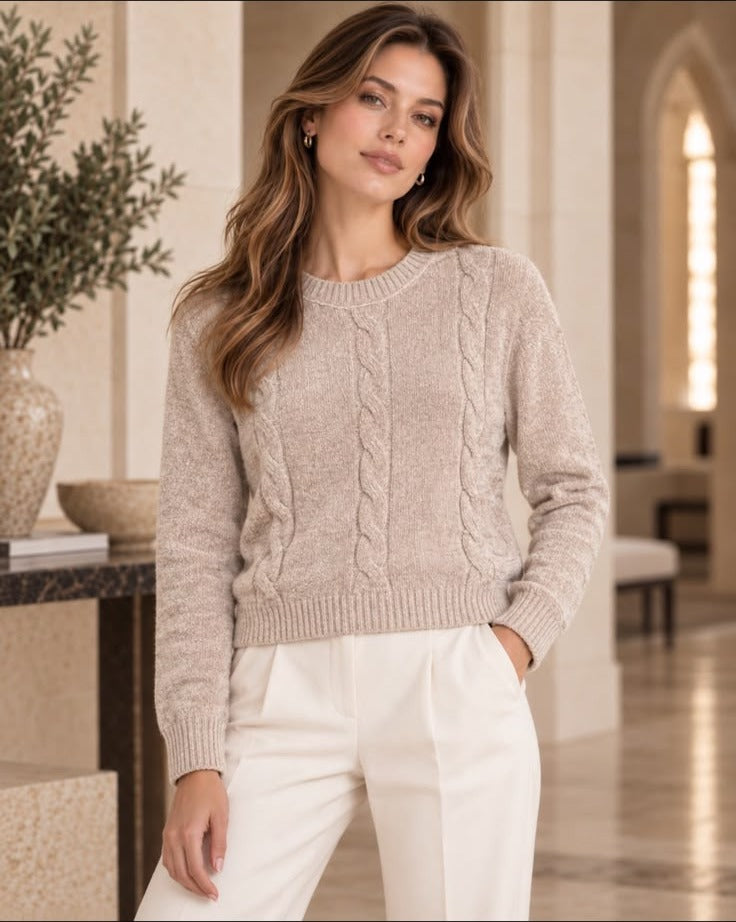 Suéter trenzado beige de cuello redondo